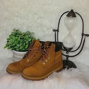 Timberland Women's Classic Wheat Nubuck Boots